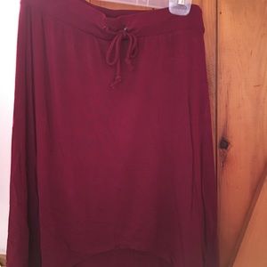 Sociology NWOT Burgundy knee-length high-low skirt
